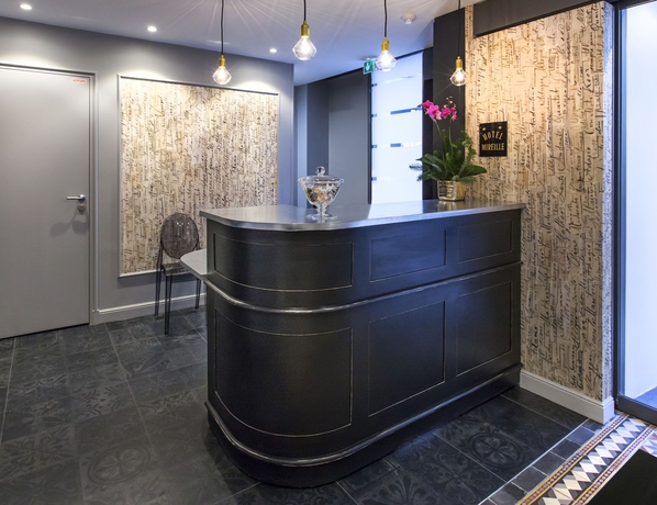 Imagen de los interiores del Hotel Le Mireille. Foto 17