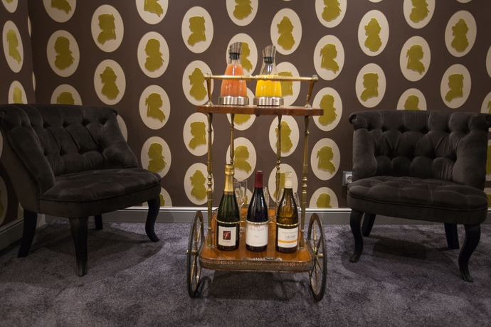 Imagen de los interiores del Hotel Le Mireille. Foto 19