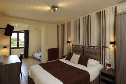 Imagen de la habitación del Hotel Le Mistral, Chateauneuf-du-Rhone. Foto 7