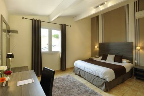 Imagen de la habitación del Hotel Le Mistral, Chateauneuf-du-Rhone. Foto 8