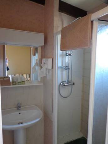 Imagen de la habitación del Hotel Le Mistral, Chateauneuf-du-Rhone. Foto 12