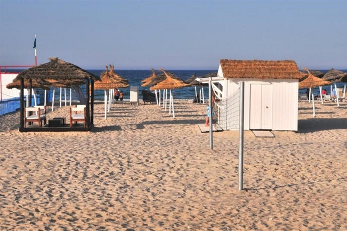 Imagen general del Hotel Le Monaco and Thalasso. Foto 4