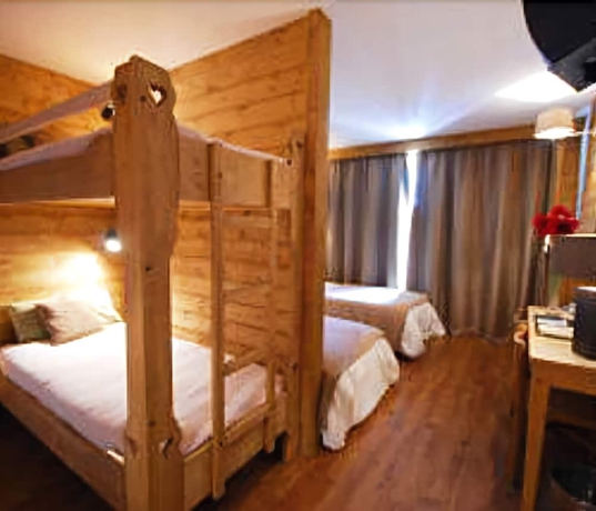 Imagen de la habitación del Hotel Le Monal. Foto 10