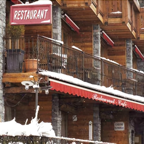 Imagen del bar/restaurante del Hotel Le Monal. Foto 3