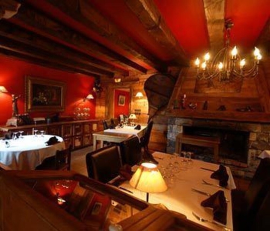 Imagen del bar/restaurante del Hotel Le Monal. Foto 5