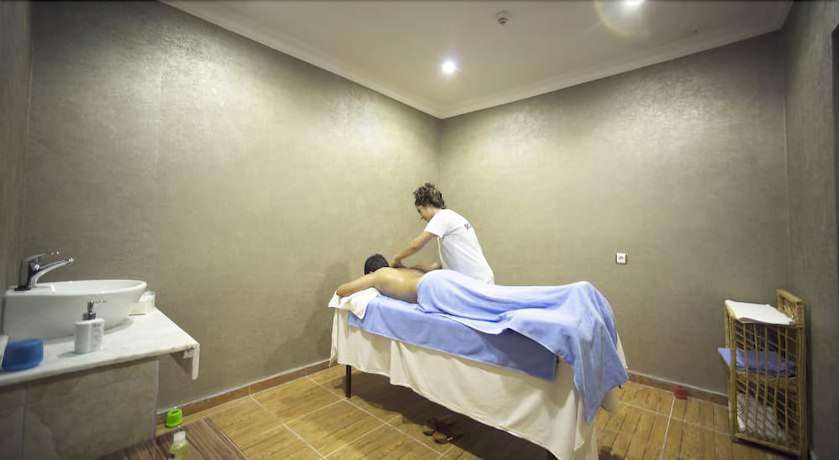 Imagen de los interiores del Hotel Le Monde Beach Resort and Spa. Foto 12