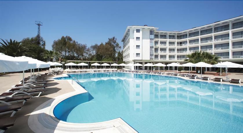 Imagen de la piscina del Hotel Le Monde Beach Resort and Spa. Foto 19