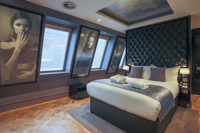 Imagen de la habitación del Hotel Le Monde. Foto 14