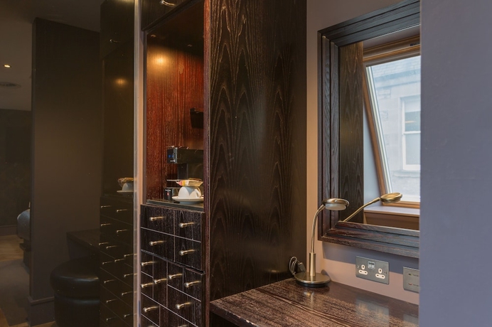 Imagen de la habitación del Hotel Le Monde. Foto 15