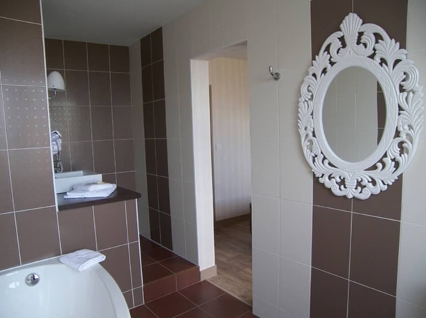 Imagen de la habitación del Hotel Le Montloire. Foto 16