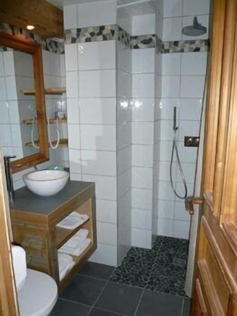 Imagen de la habitación del Hotel Le Morillon. Foto 18