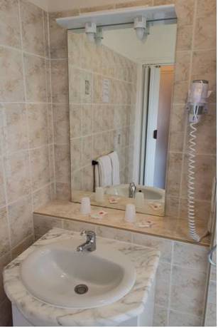 Imagen de la habitación del Hotel Le Moulin De La Renne. Foto 5