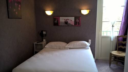 Imagen de la habitación del Hotel Le Moulin De La Renne. Foto 11