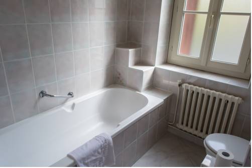 Imagen de la habitación del Hotel Le Moulin De La Renne. Foto 13