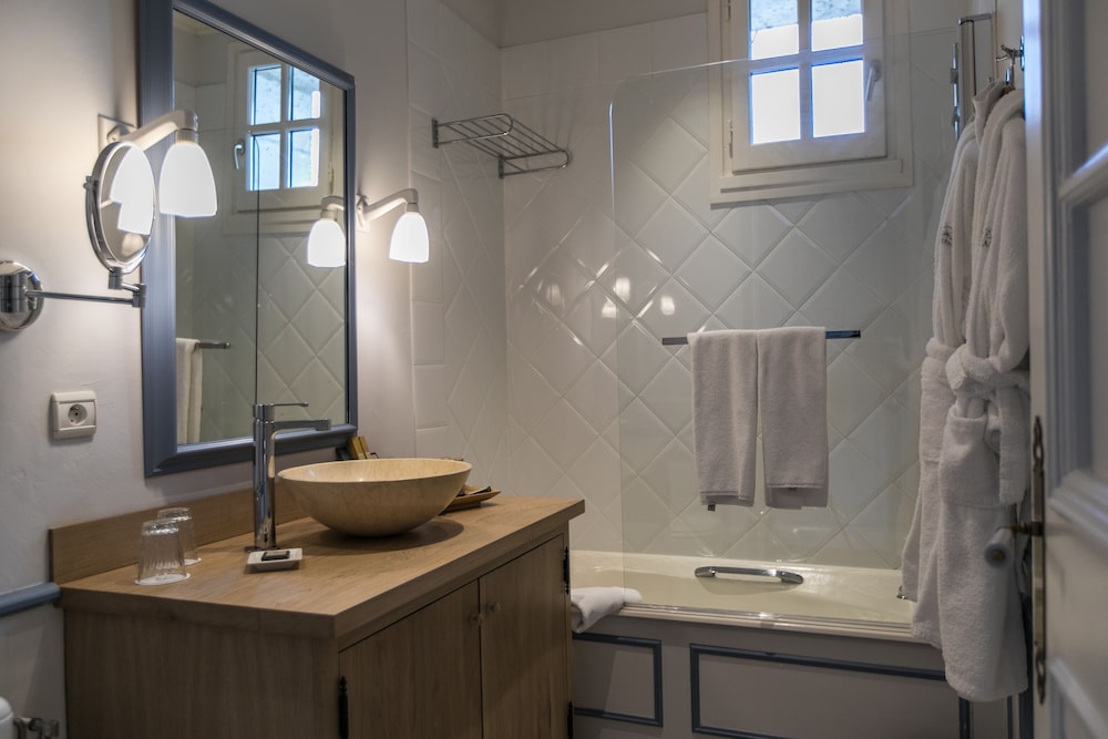 Imagen de la habitación del Hotel Le Moulin De L'abbaye. Foto 19