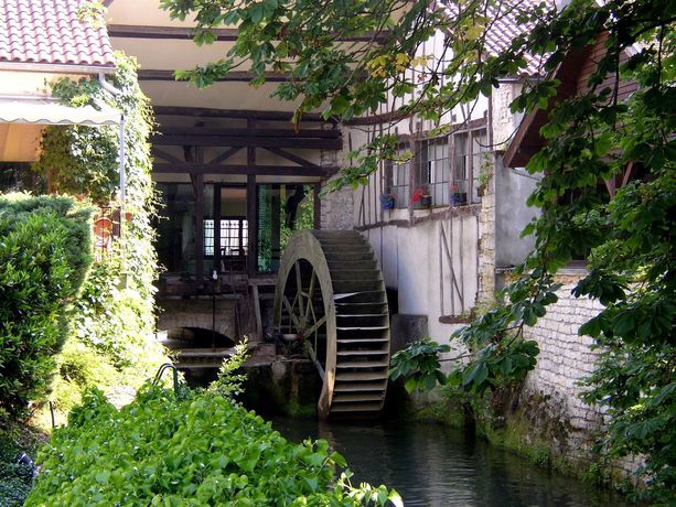 Imagen de los exteriores del Hotel Le Moulin Du Landion and Spa. Foto 12