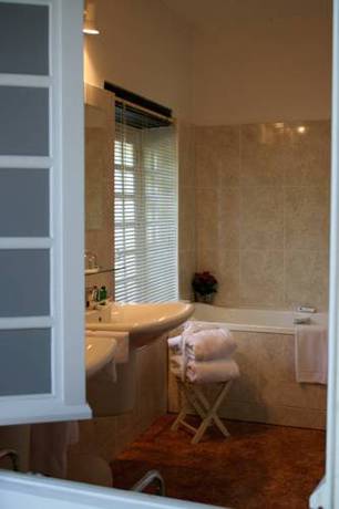 Imagen de la habitación del Hotel Le Moulin Du Roc. Foto 5