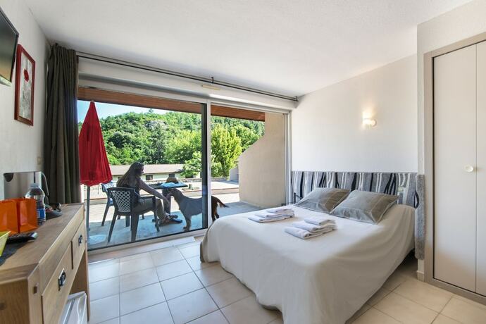 Imagen de la habitación del Hotel Le Moulin de Sournia. Foto 18