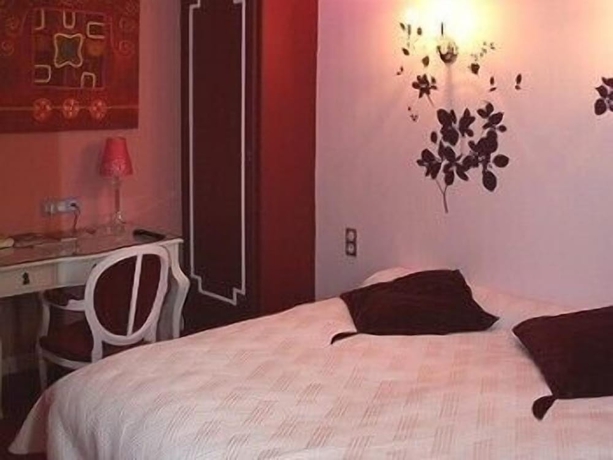 Imagen de la habitación del Hotel Le Mouton Blanc, CAMBRAI. Foto 14