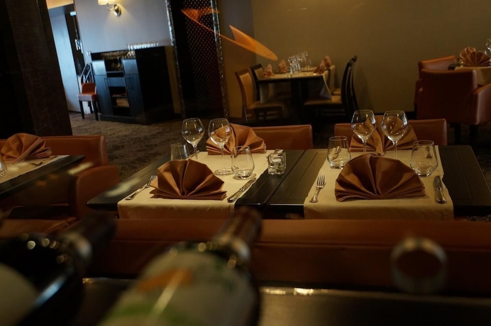 Imagen del bar/restaurante del Hotel Le Mouton Blanc, CAMBRAI. Foto 2