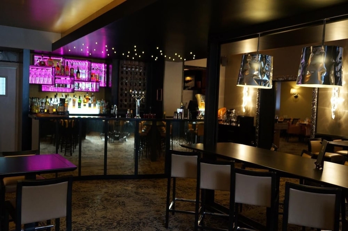 Imagen del bar/restaurante del Hotel Le Mouton Blanc, CAMBRAI. Foto 6