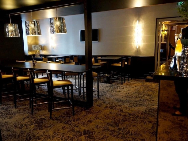 Imagen del bar/restaurante del Hotel Le Mouton Blanc, CAMBRAI. Foto 9