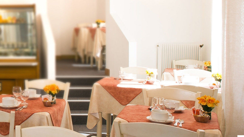 Imagen del bar/restaurante del Hotel Le Mozart. Foto 2