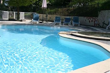 Imagen de la piscina del Hotel Le M&ucirc;rier De Viels. Foto 15