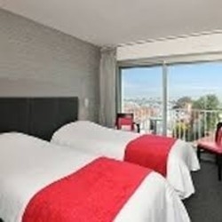 Imagen de la habitación del Hotel Le Nautic, Arcachon. Foto 2