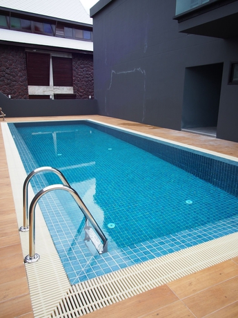 Imagen de la piscina del Hotel Le Naview @ Prasingh. Foto 11