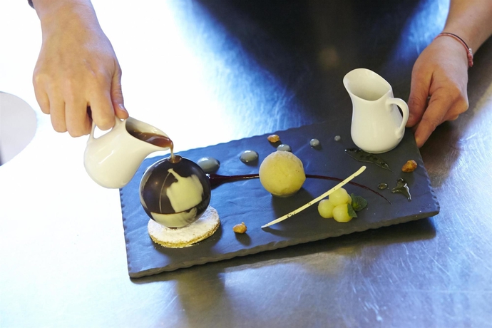 Imagen del bar/restaurante del Hotel Le Néron. Foto 6