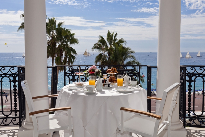 Imagen de la habitación del Hotel Le Negresco. Foto 8