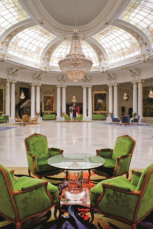 Imagen de los interiores del Hotel Le Negresco. Foto 16