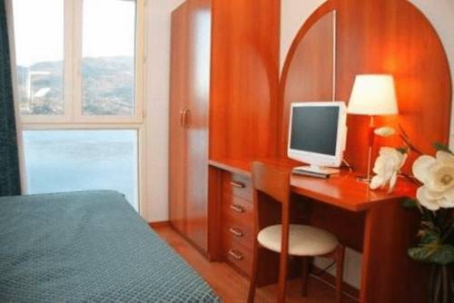 Imagen de la habitación del Hotel Le Neptune. Foto 4