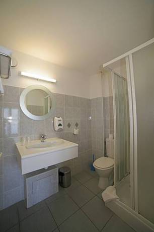 Imagen de la habitación del Hotel Le Neptune. Foto 6