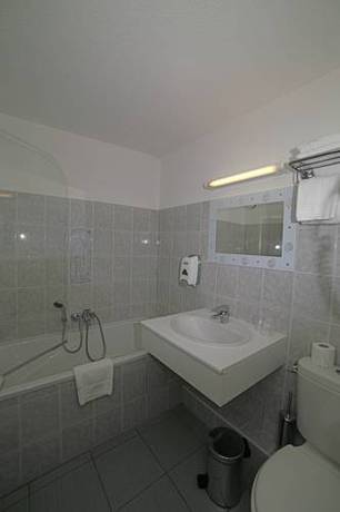 Imagen de la habitación del Hotel Le Neptune. Foto 7