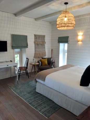 Imagen de la habitación del Hotel Le Nessay. Foto 10