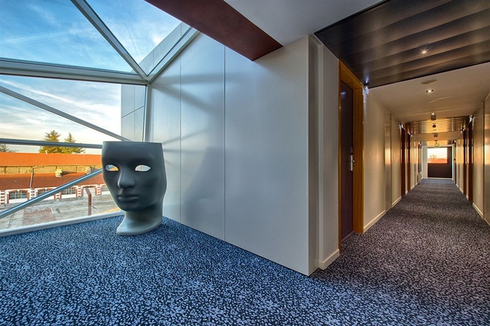 Imagen de los interiores del Hotel Le Nexhotel. Foto 16