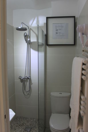 Imagen de la habitación del Hotel Le Niobel. Foto 10