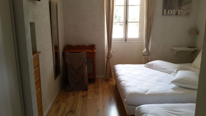 Imagen de la habitación del Hotel Le Niobel. Foto 12