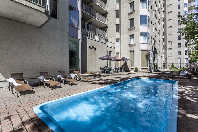 Imagen de la piscina del Hotel Le Nouvel, Montreal. Foto 16
