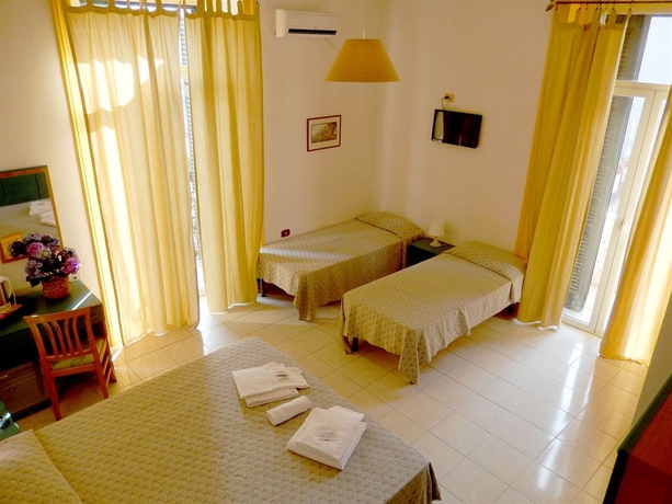 Imagen de la habitación del Hotel Le Orchidee. Foto 4