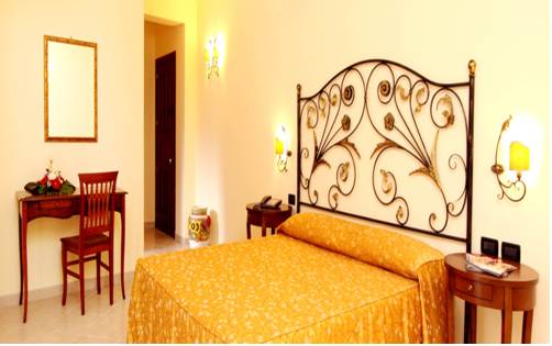 Imagen de la habitación del Hotel Le Oreadi. Foto 3