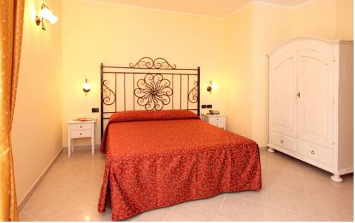 Imagen de la habitación del Hotel Le Oreadi. Foto 4