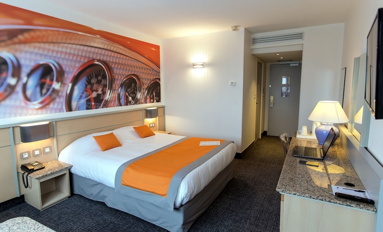 Imagen de la habitación del Hotel Le Paddock. Foto 17