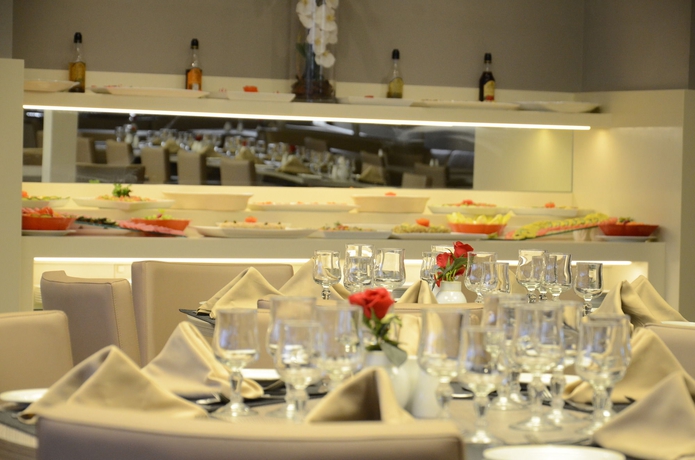 Imagen del bar/restaurante del Hotel Le Palace D Anfa. Foto 3