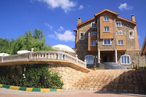 Imagen de la habitación del Hotel Le Palais Des Cerisiers. Foto 2