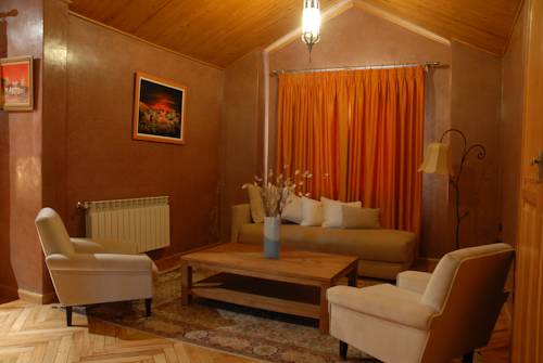 Imagen de la habitación del Hotel Le Palais Des Cerisiers. Foto 10