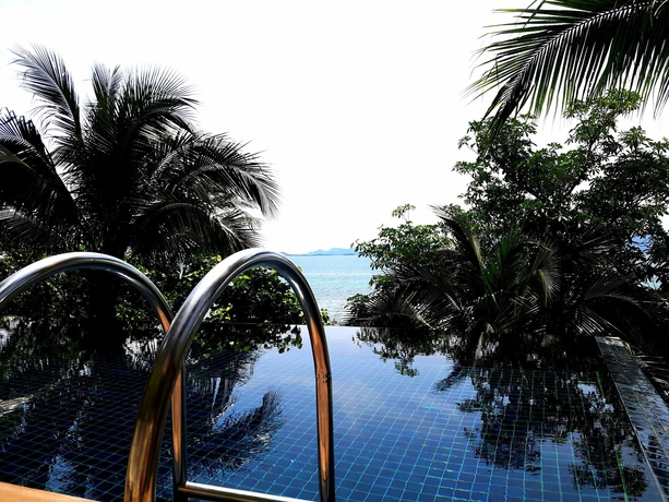 Imagen de la piscina del Hotel Le Palais. Foto 14