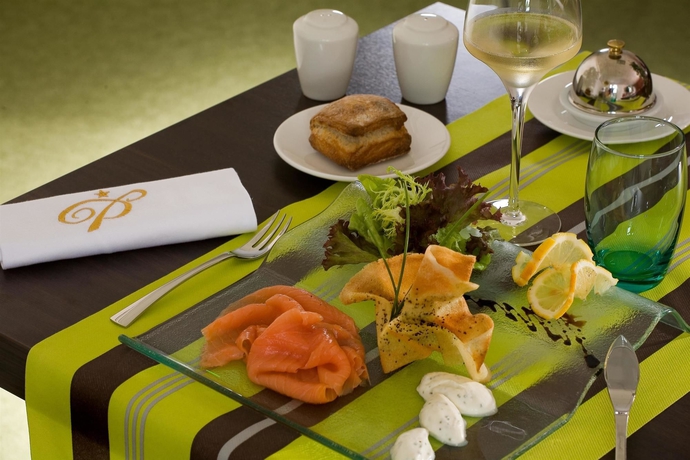 Imagen del bar/restaurante del Hotel Le Palladior. Foto 4